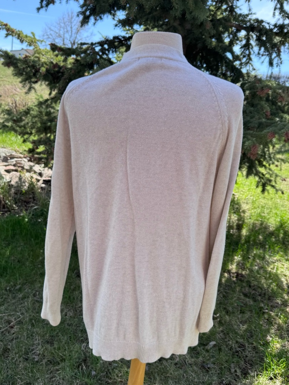 GAP Women's Cream Button-Front V-Neck Cardigan - Picture 2 of 4